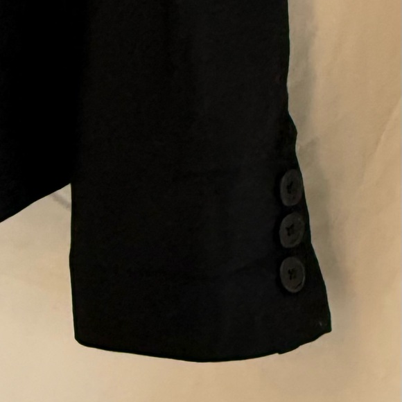 ⭐️  WOMENS GAP BLACK 2 Button BLAZER size 8 - Picture 7 of 9
